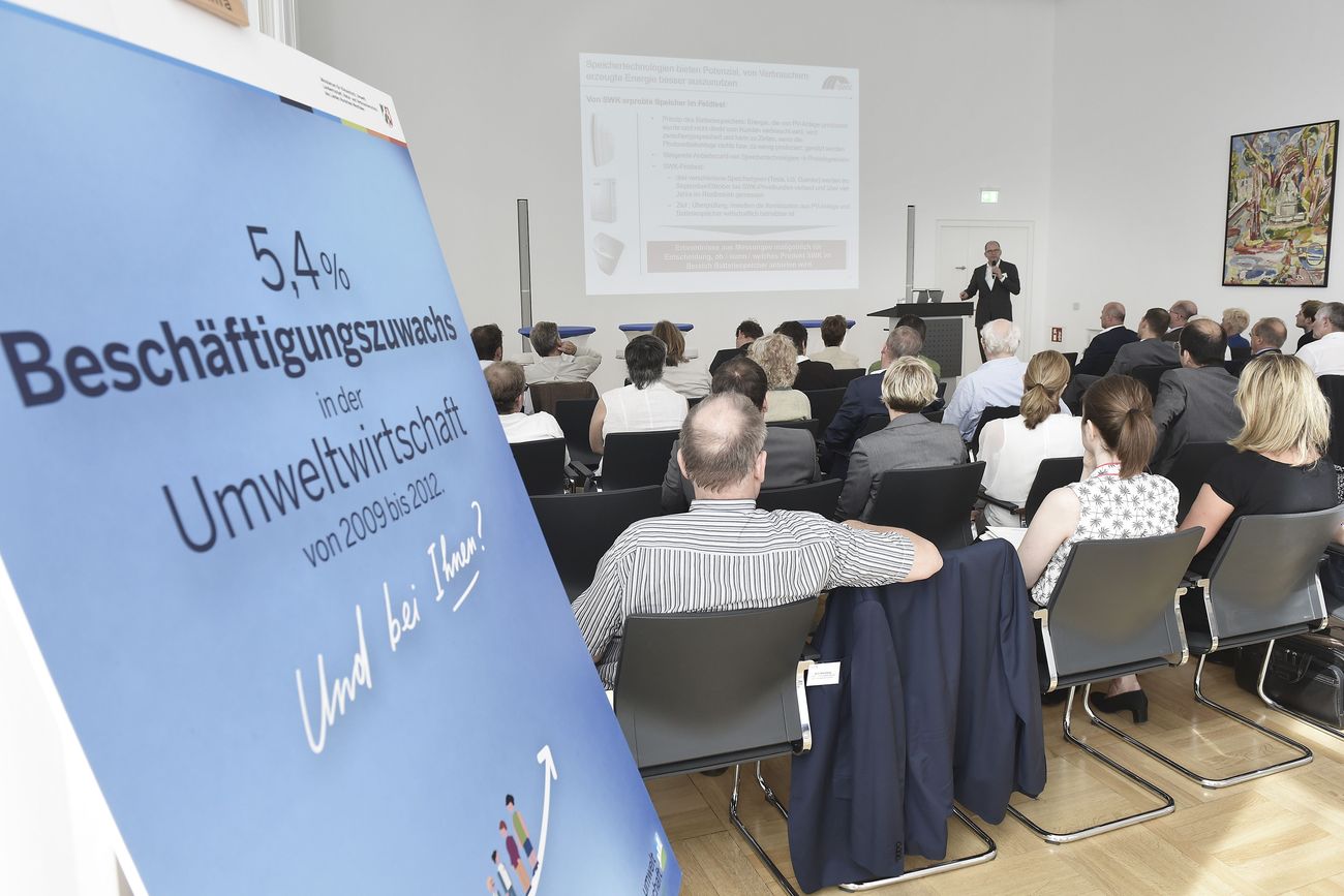 Eine Präsentation - 5,4 Prozent Beschäftigungszuwachs in der Umweltwirtschaft