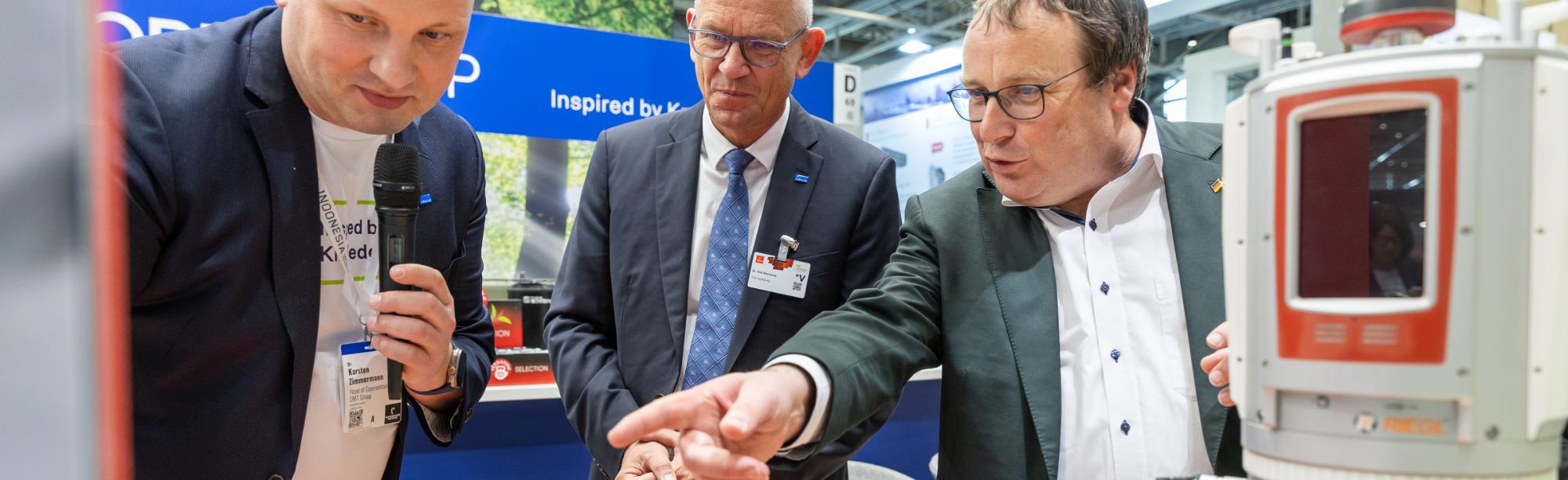 NRW-Umweltminister Oliver Krischer auf der Hannovermesse