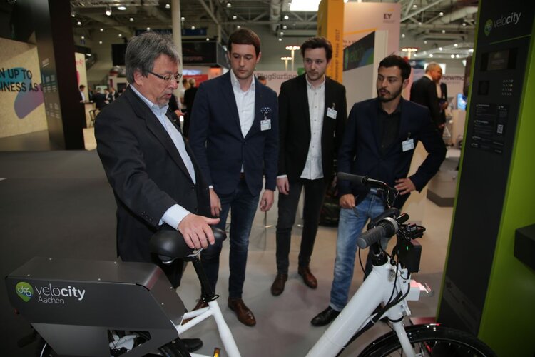 Präsentation eines Elektrofahrrads