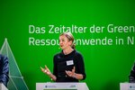 Rednerin auf der Bühne