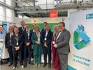 Ein Gruppenbild mit Minister Oliver Krischer auf der Circular Valley Convention