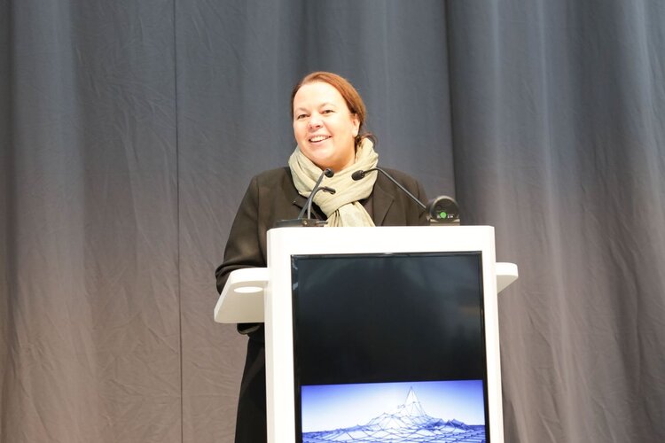 Die Ministerin am Rednerpult