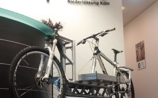 Lastenfahrrad im Eingangsbereich der paXos-Niederlassung