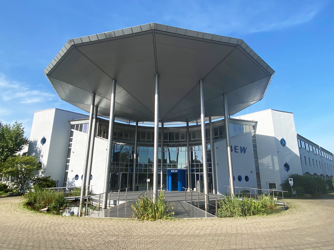 Außenaufnahme des Gebäudes der BEW in Duisburg