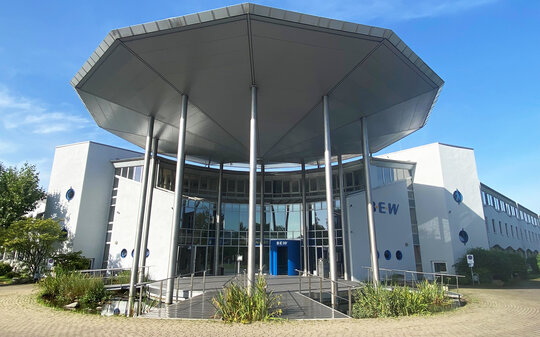 Außenaufnahme des Gebäudes der BEW in Duisburg
