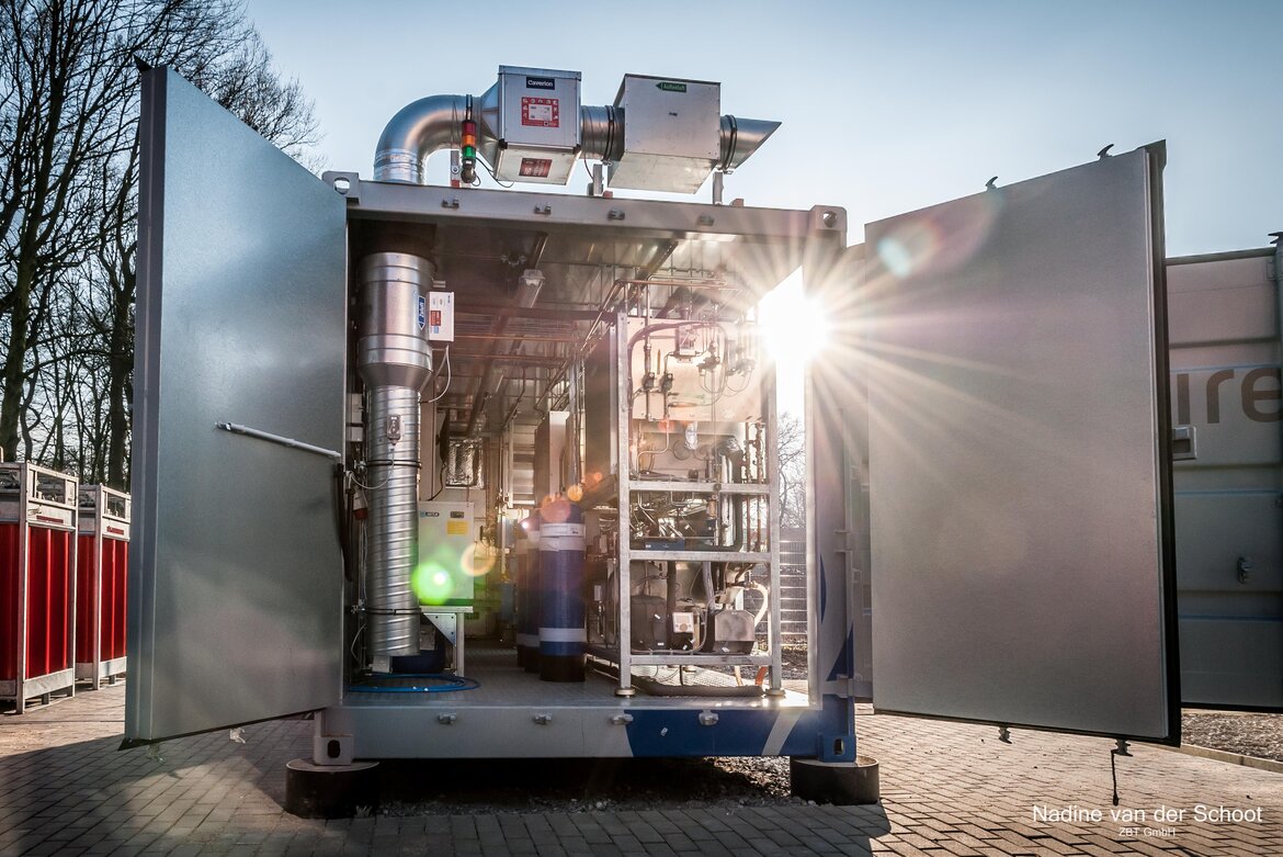Blick in eine Elektrolyseanlage